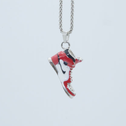 Collar "Urban Kick" - Zapato Rojo de Colección | Estilo Urbano Unisex