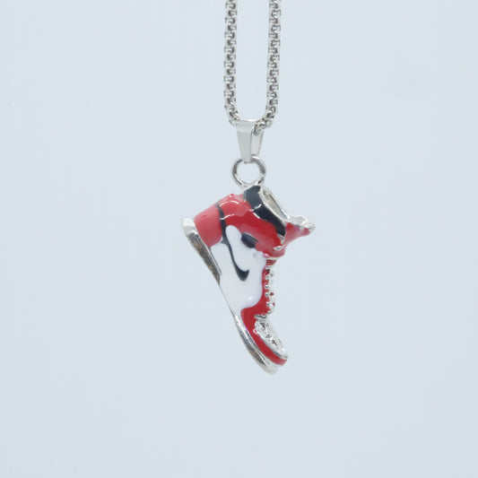 Collar "Urban Kick" - Zapato Rojo de Colección | Estilo Urbano Unisex