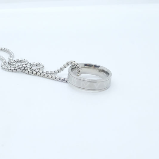 Collar "Código Urbano" - Anillo con Números Romanos| Estilo Urbano Unisex